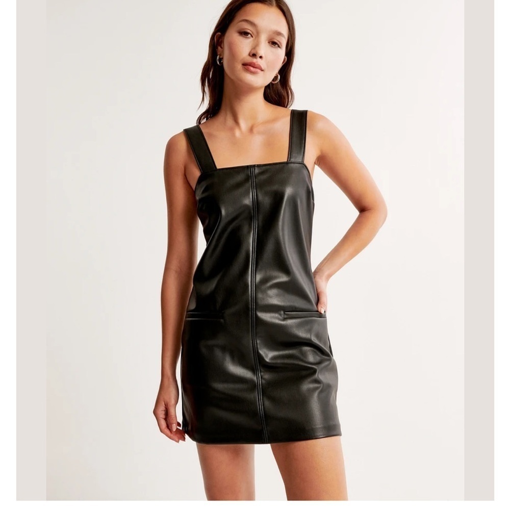 Abercrombie & Fitch Black Faux Leather Front Pocket Mini Shift Dress - Picture 3 of 12
